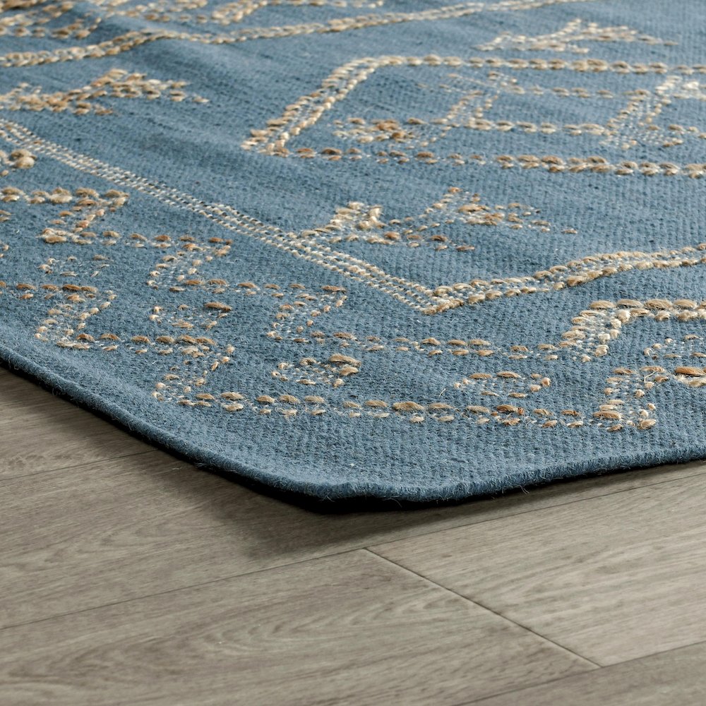 Lagos Wool Blend Accent Rug. Picture 2