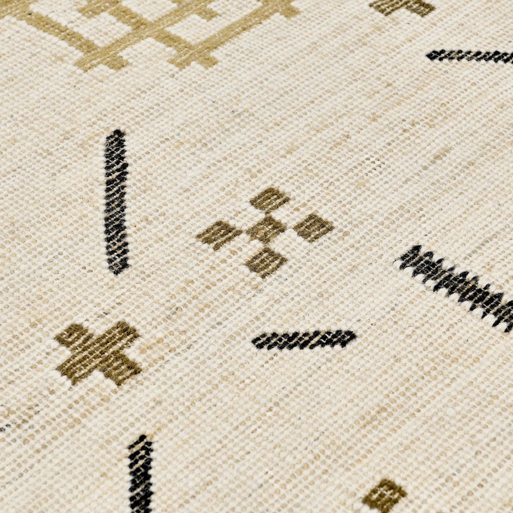 Belfast 2.6'x8' Wool Blend Handwoven Caviar Ivory Area Rug Runner. Picture 2