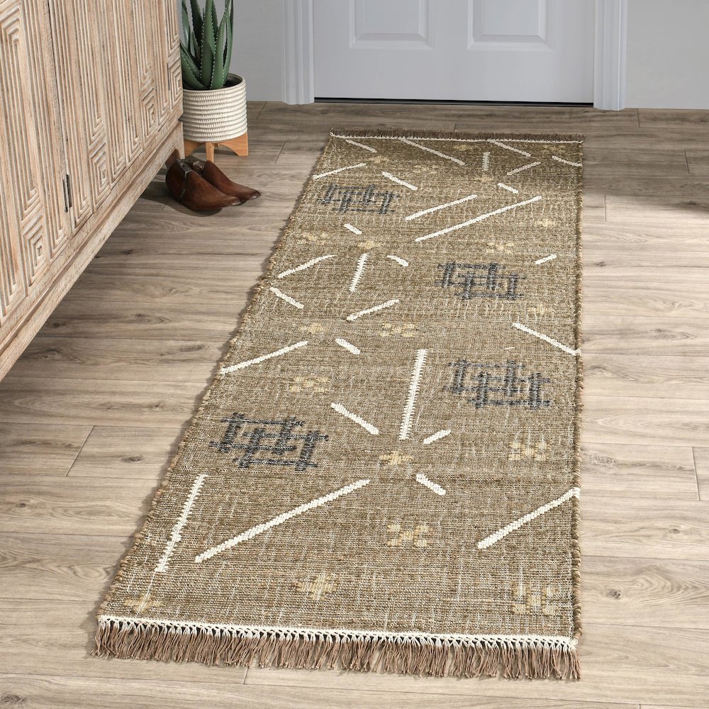 Belfast 2.6'x8' Wool Blend Handwoven Khaki Area Rug Runner. Picture 6