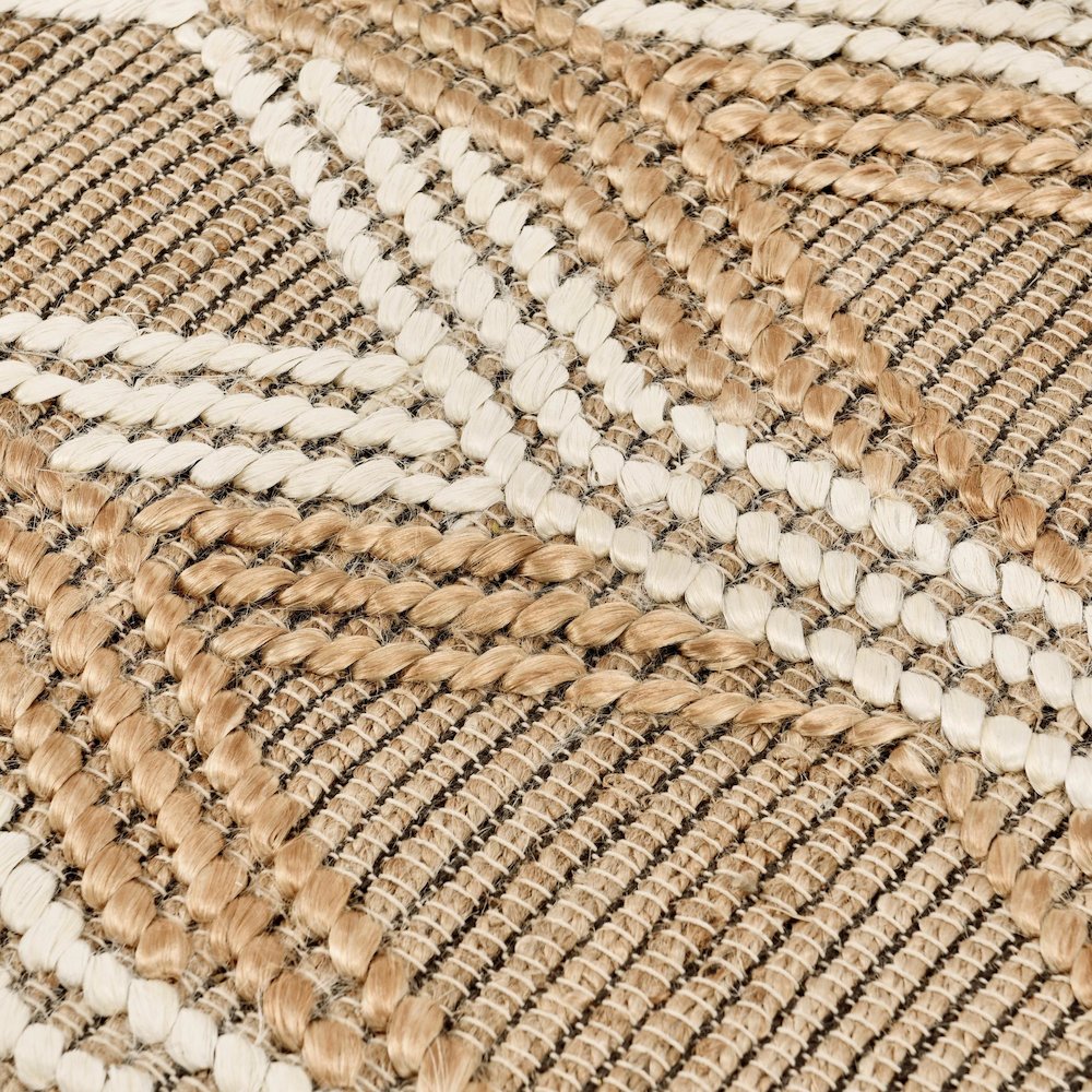 Manitou 2.6'x8' Natural  Jute Blend Ivory Hand Woven Accent Rug. Picture 2