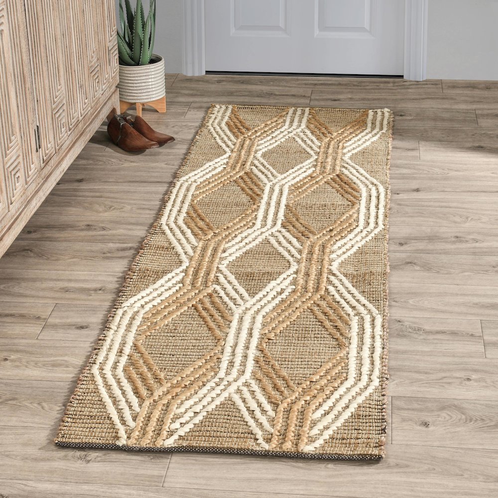 Manitou 2.6'x8' Natural  Jute Blend Ivory Hand Woven Accent Rug. Picture 6