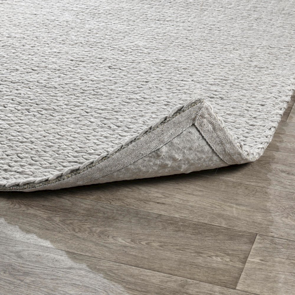 Oxnard Wool Accent Rug. Picture 3