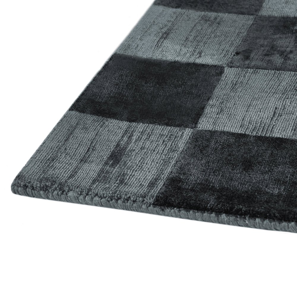 Berlin 5'x8' Indoor Soft Fabric Handwoven Checkered Ink Blue Accent Area Rug. Picture 3