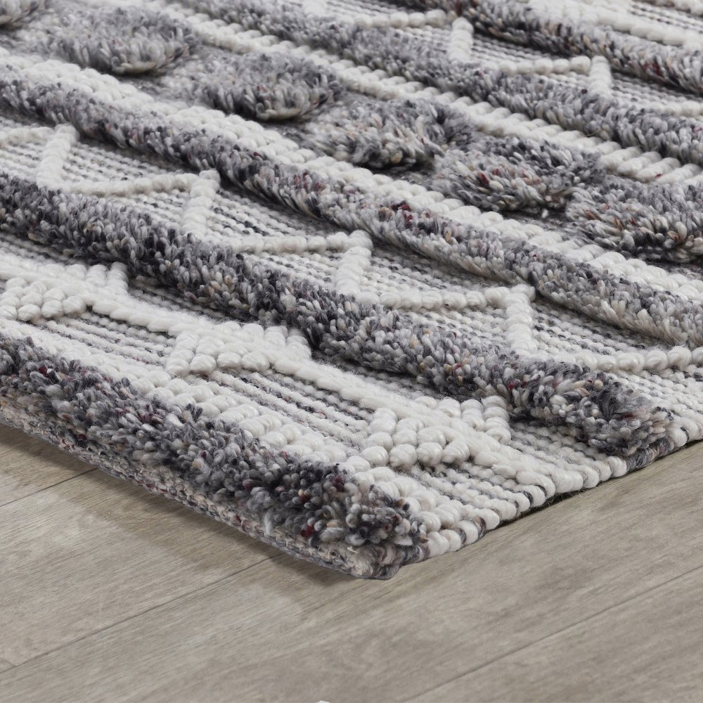 Tonopah 2.6'x8' Indoor Outdoor  Sustainable Fabric Handwoven Ivory Accent Rug. Picture 1