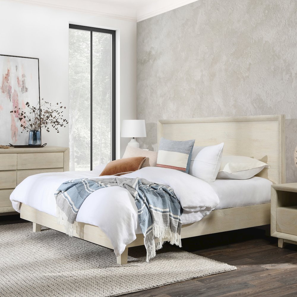 Reece Mango Wood Eastern King Bed in White. Picture 7