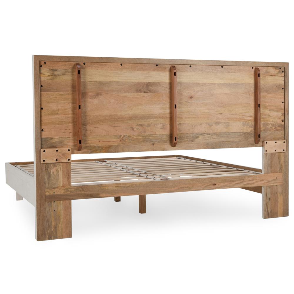 Reece Mango Wood Queen Bed in White. Picture 4