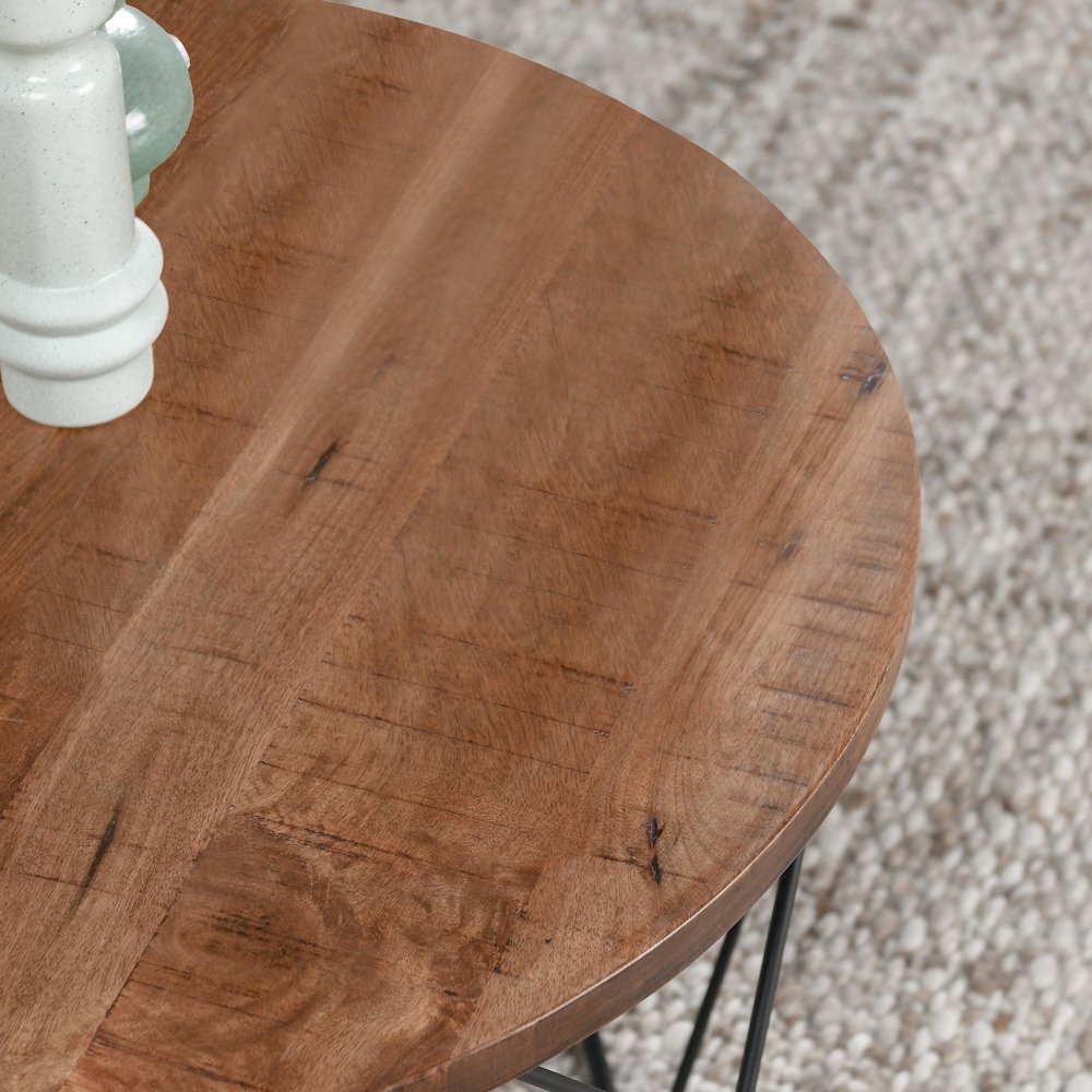 Chester Round Coffee Table. Picture 5
