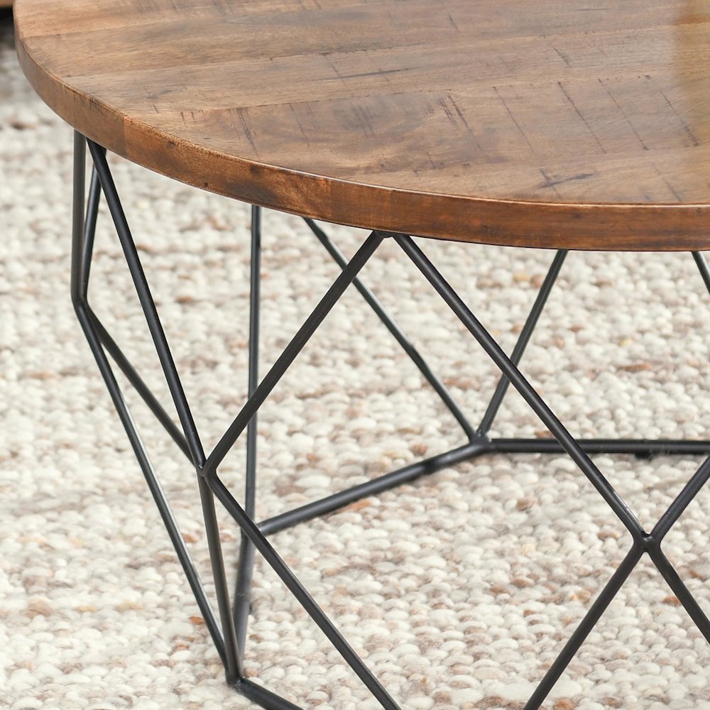 Chester Round Coffee Table. Picture 6