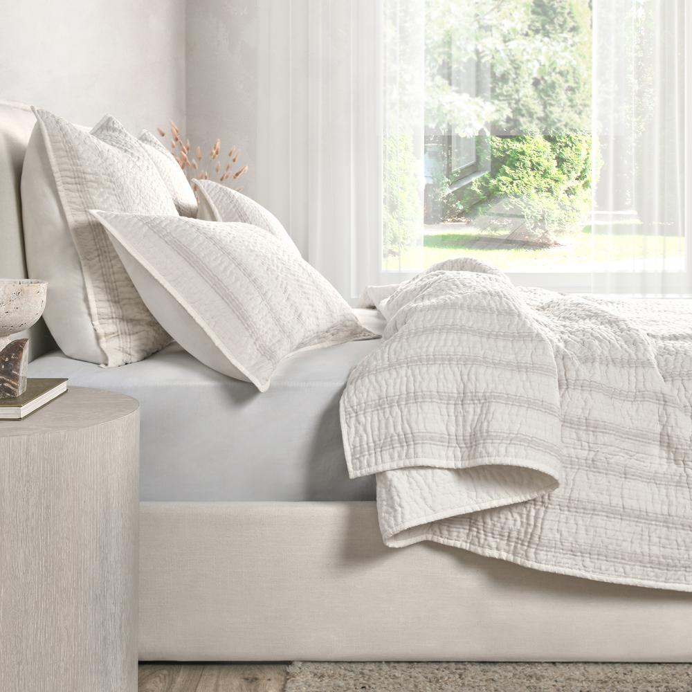 Abraham Cotton Linen Eggshell Beige Queen Quilt. Picture 7