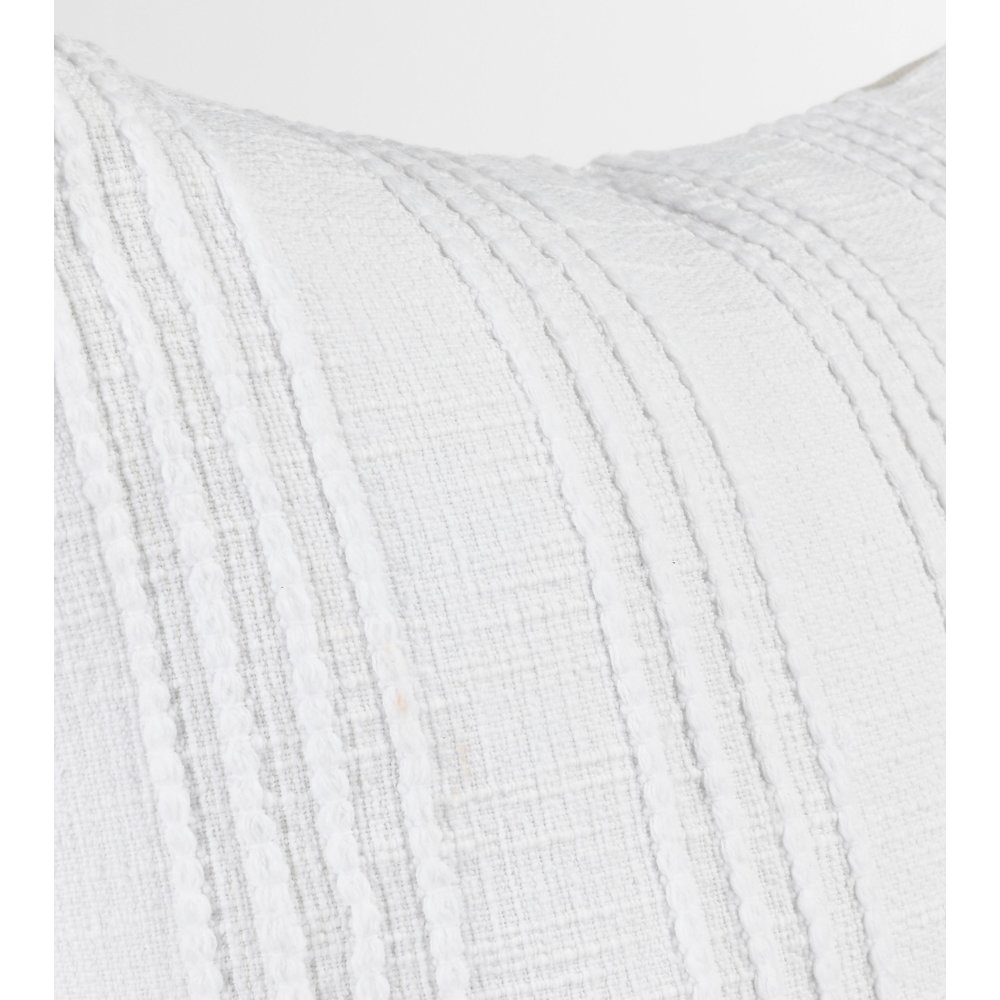 Hannah 22" 100% Cotton Fabric Throw Pillow, White. Picture 4