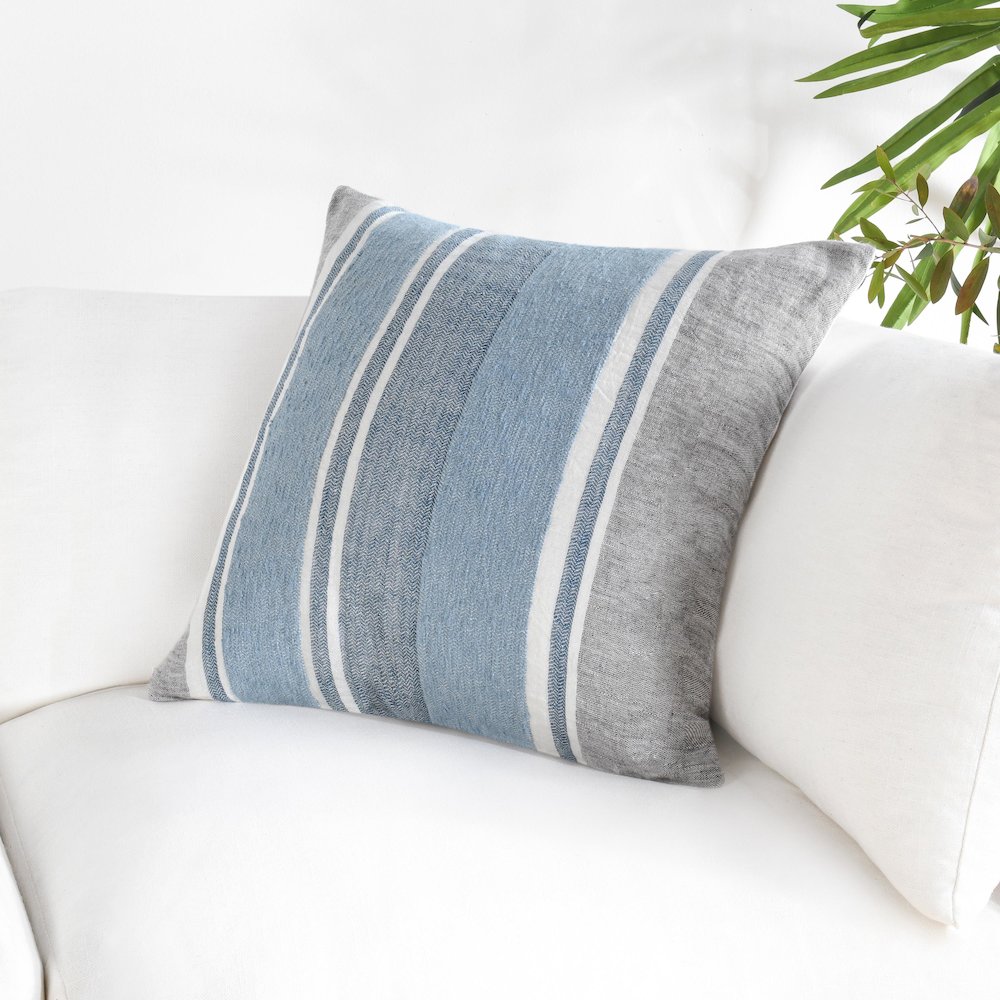 Lima 22" Linen Fabric Capri Blue Throw Pillow. Picture 5