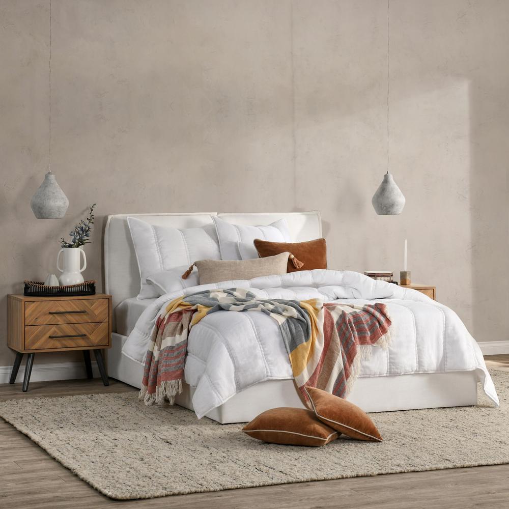 Rowen Sustainable Fabric Cloud White King Quilt. Picture 6