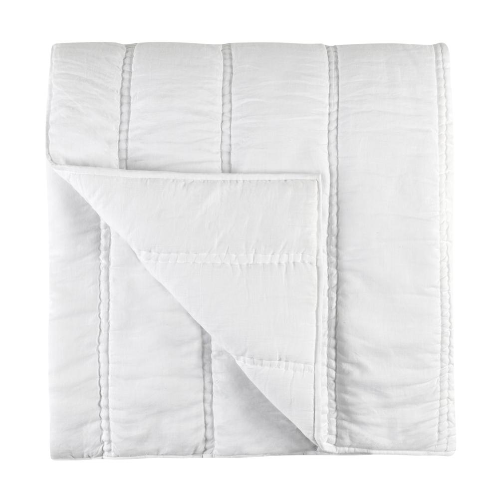 Rowen Sustainable Fabric Cloud White Queen Quilt. Picture 1