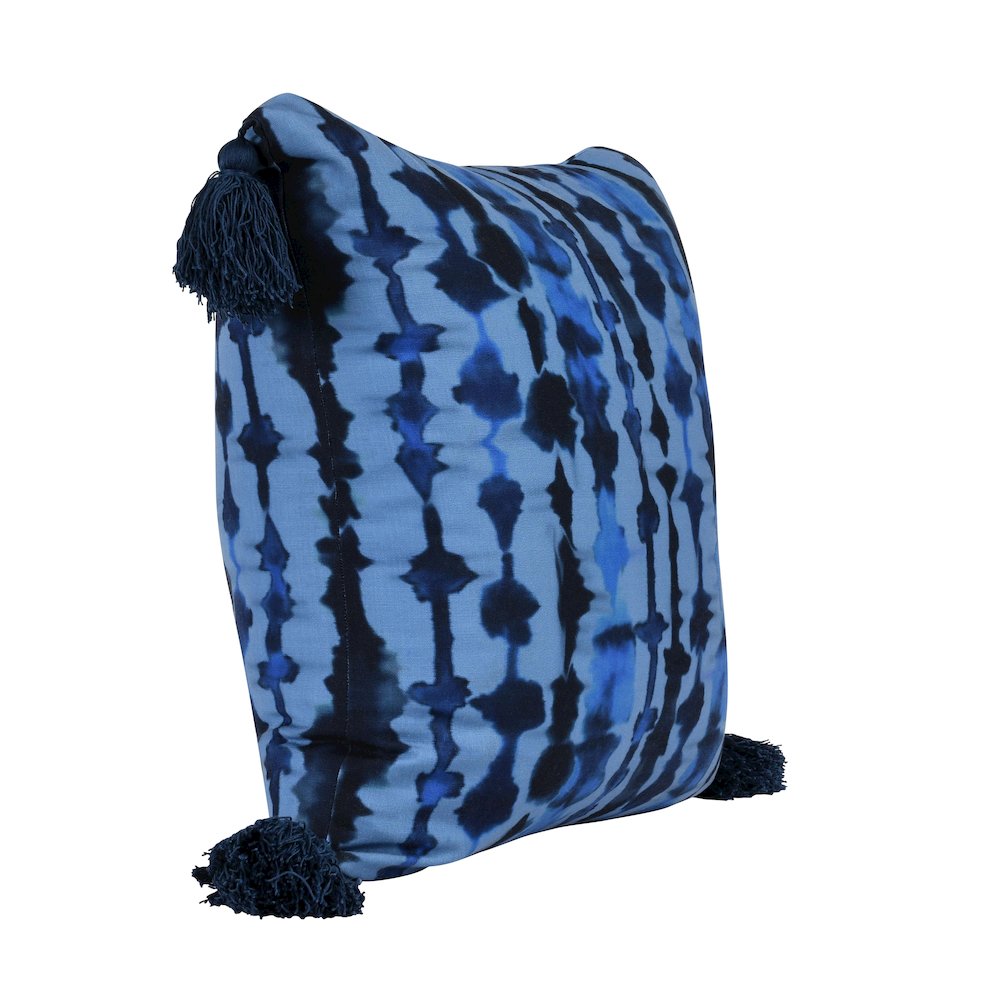 Indoor/Outdoor Avila Blue 22x22. Picture 4