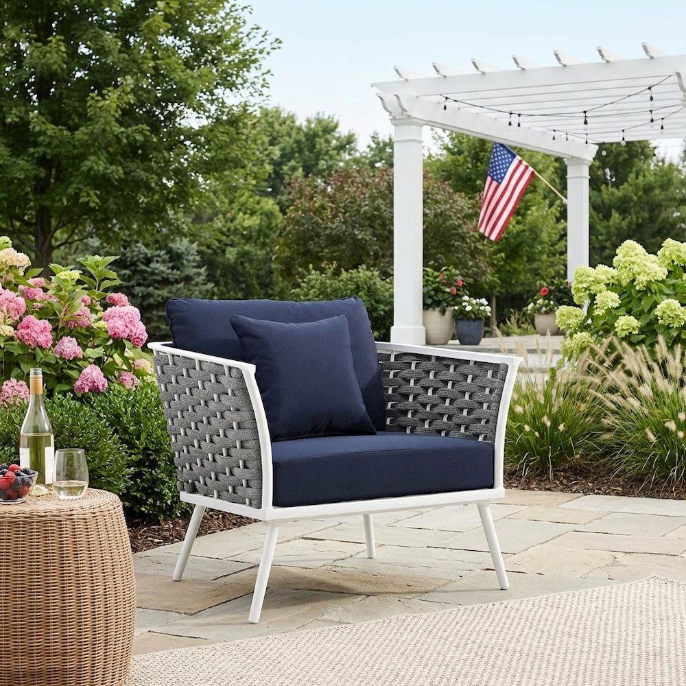 Aluminum Armchair For Outdoor Lounge With Cushioned Seat And Armrests. Picture 3