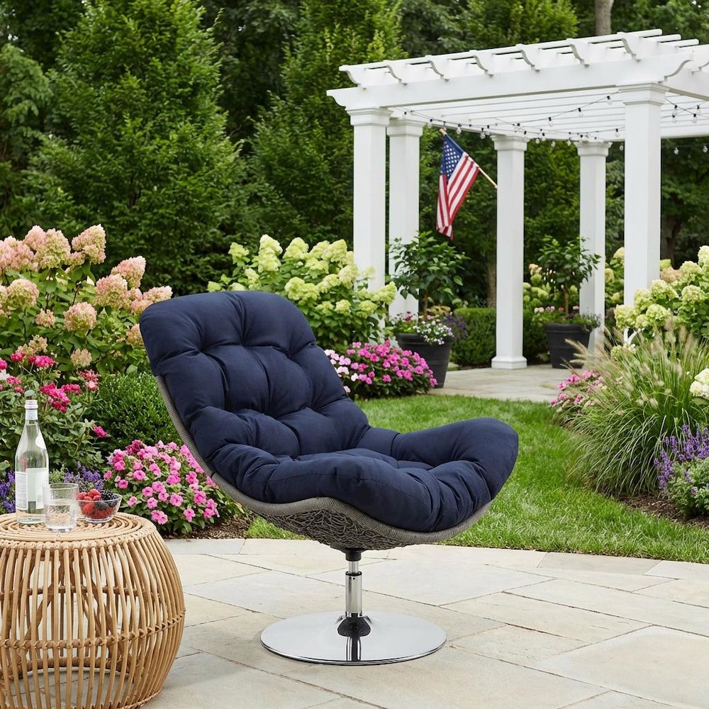 Wicker Rattan Outdoor Swivel Lounge Chair With Cushioned Seat. Picture 3