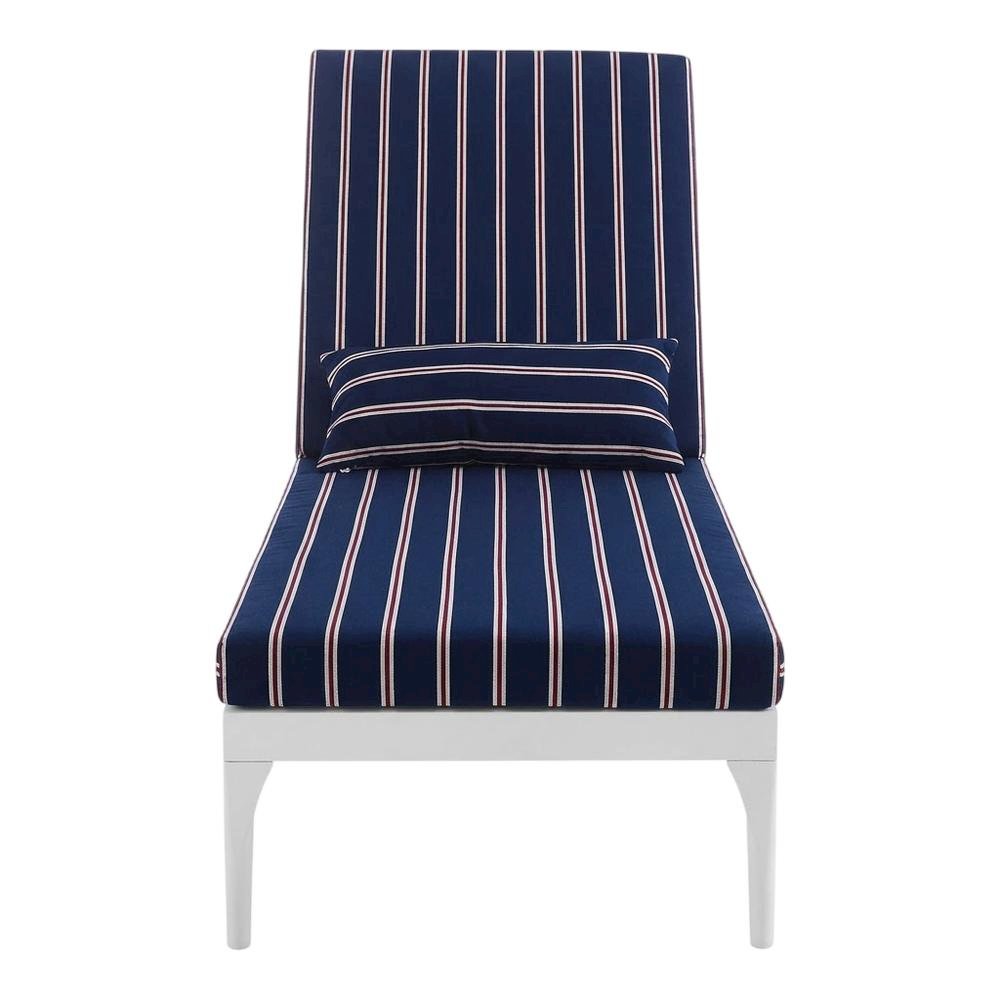 Outdoor Patio Chaise Lounge Chair With Cushioned Seat And Sturdy Frame. Picture 4