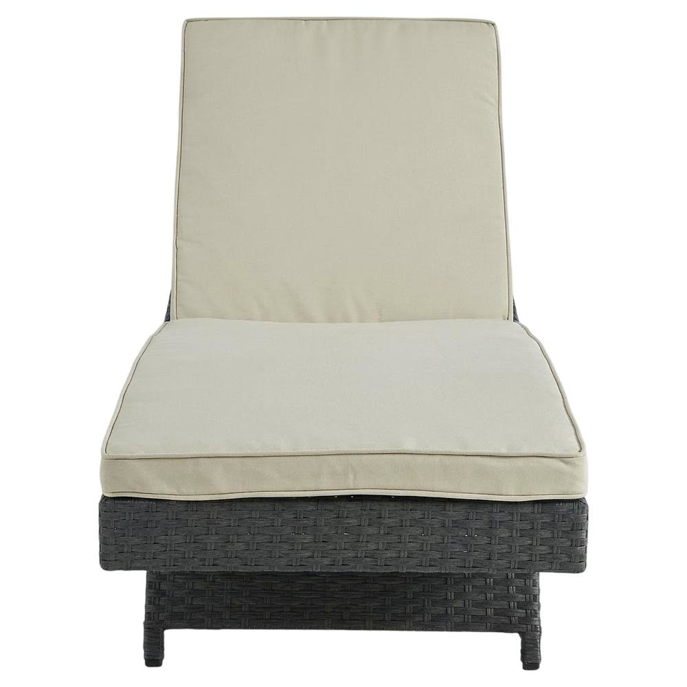 Outdoor Patio Lounge Chair With Cushioned Seat And Weather-Resistant Design. Picture 4