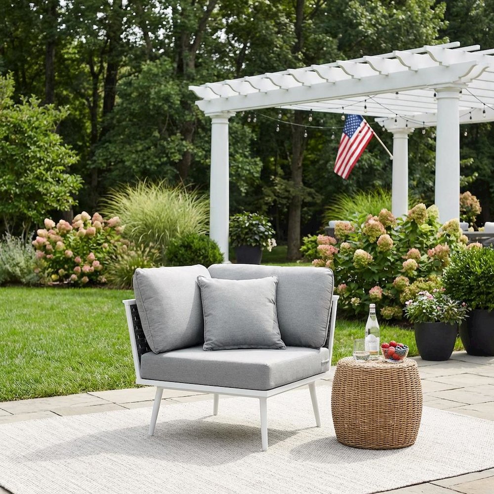 Outdoor Lounge Corner Chair With Aluminum Frame And Cushioned Seat. Picture 3