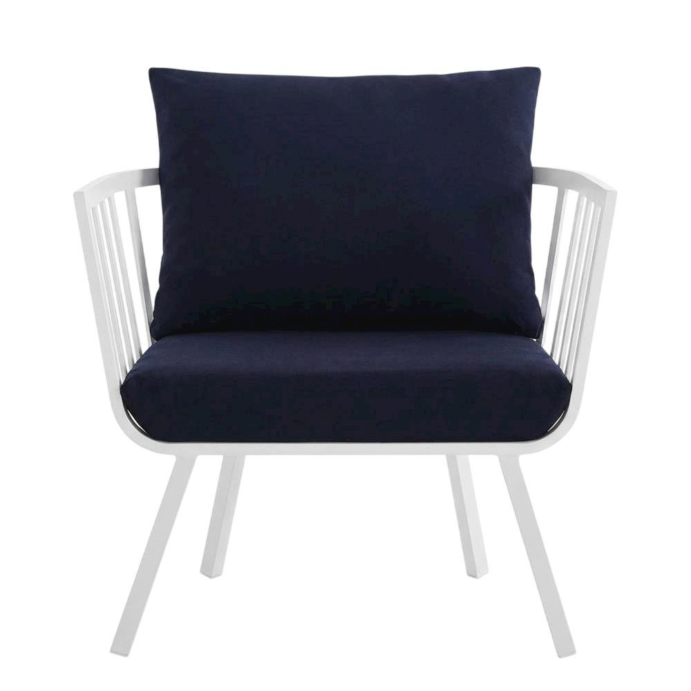 Aluminum Outdoor Lounge Chair With Armrests And Cushioned Seat. Picture 4