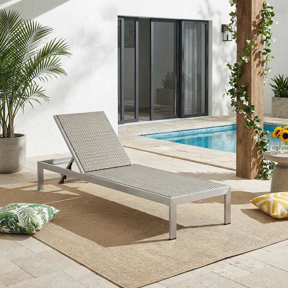 Aluminum Rattan Outdoor Lounge Chair With Adjustable Backrest. Picture 2