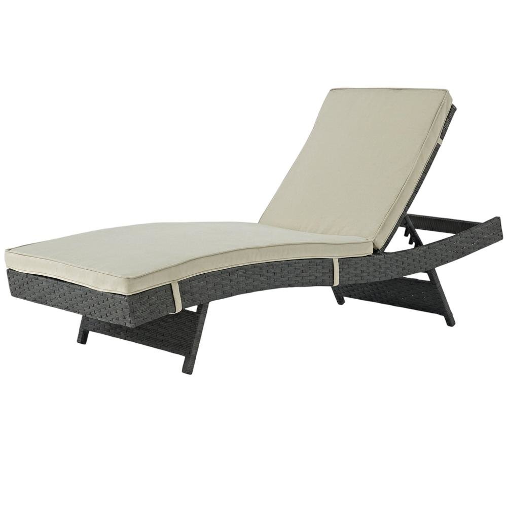 Outdoor Patio Lounge Chair With Cushioned Seat And Weather-Resistant Design. Picture 1