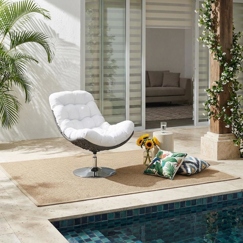 Wicker Rattan Outdoor Lounge Swivel Chair With Cushioned Seat. Picture 2
