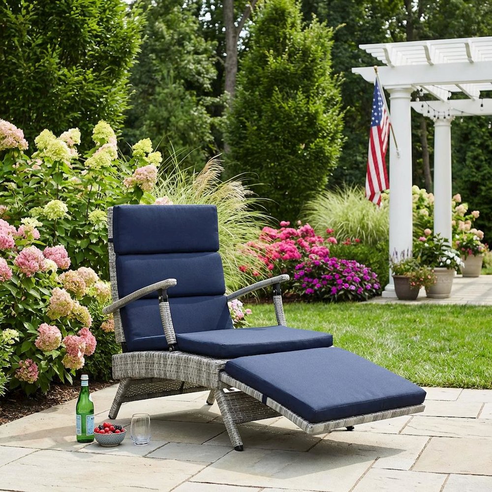 Outdoor Patio Wicker Rattan Lounge Chair With Armrest Support. Picture 3