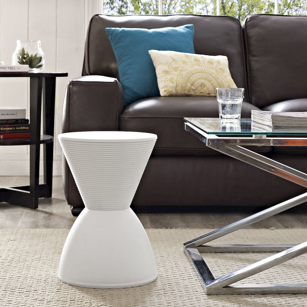 Plastic Stool with Simple Design and Compact Size. Picture 5