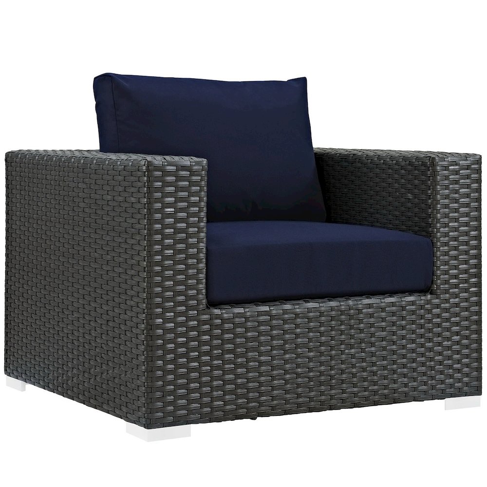 Sojourn Outdoor Patio Sunbrella Armchair. Picture 1