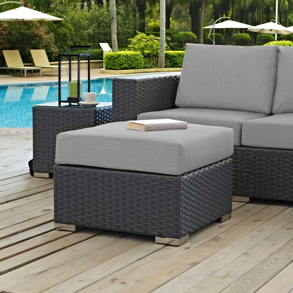 Sojourn Outdoor Patio Sunbrella Ottoman. Picture 3