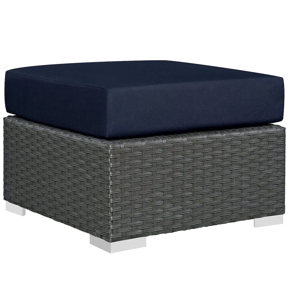 Sojourn Outdoor Patio Sunbrella Ottoman. Picture 1