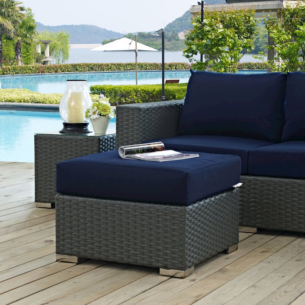 Sojourn Outdoor Patio Sunbrella Ottoman. Picture 3