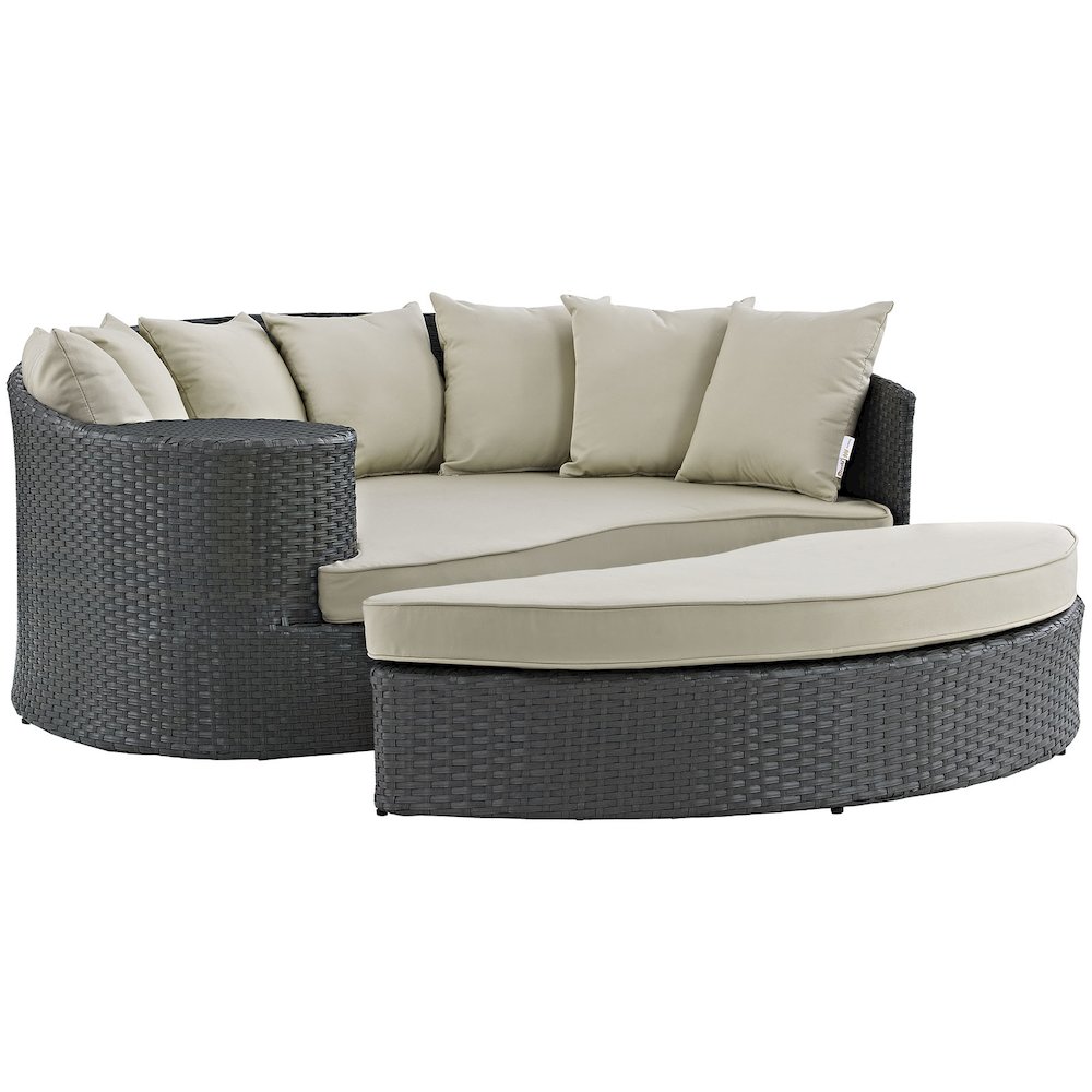 Sojourn Outdoor Patio Sunbrella Daybed. Picture 1