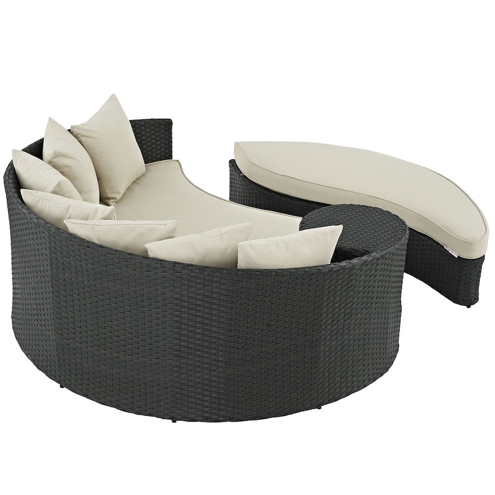 Sojourn Outdoor Patio Sunbrella Daybed. Picture 2