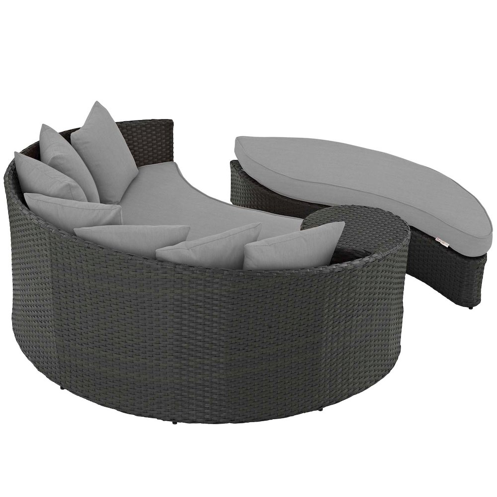 Sojourn Outdoor Patio Sunbrella Daybed. Picture 2