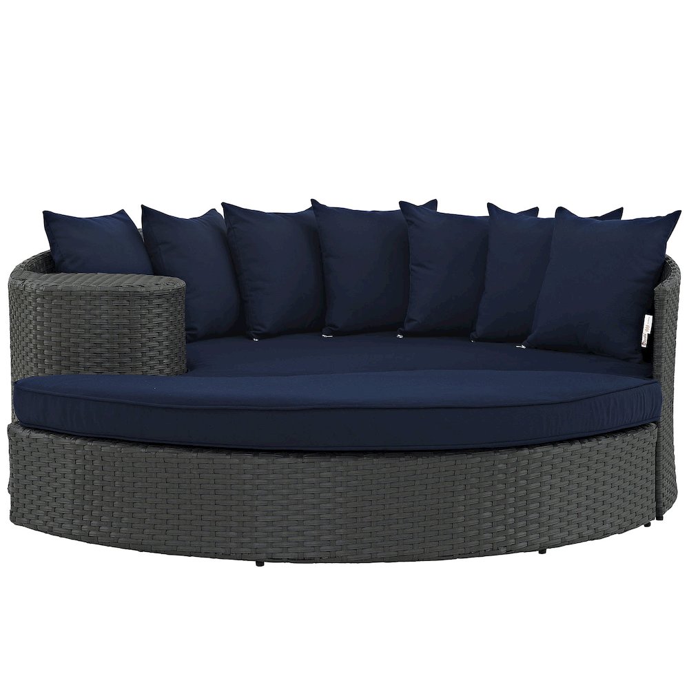 Sojourn Outdoor Patio Sunbrella Daybed. Picture 3