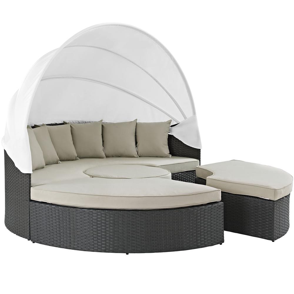 Sojourn Outdoor Patio Sunbrella® Daybed. Picture 3