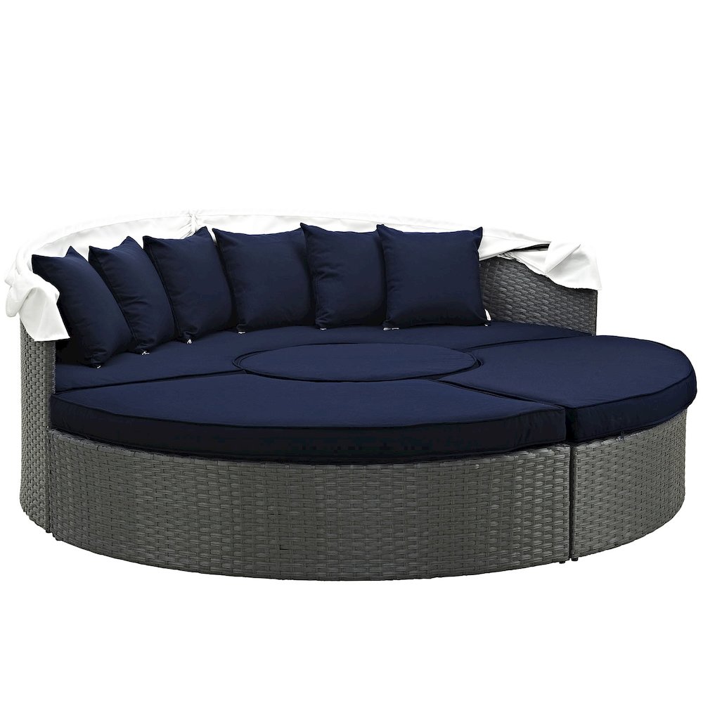 Sojourn Outdoor Patio Sunbrella Daybed. Picture 2