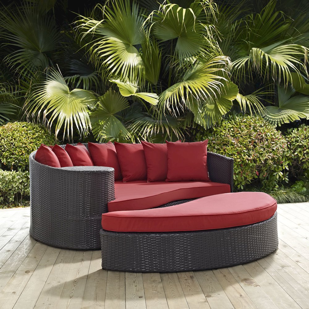 Convene Outdoor Patio Daybed. Picture 4