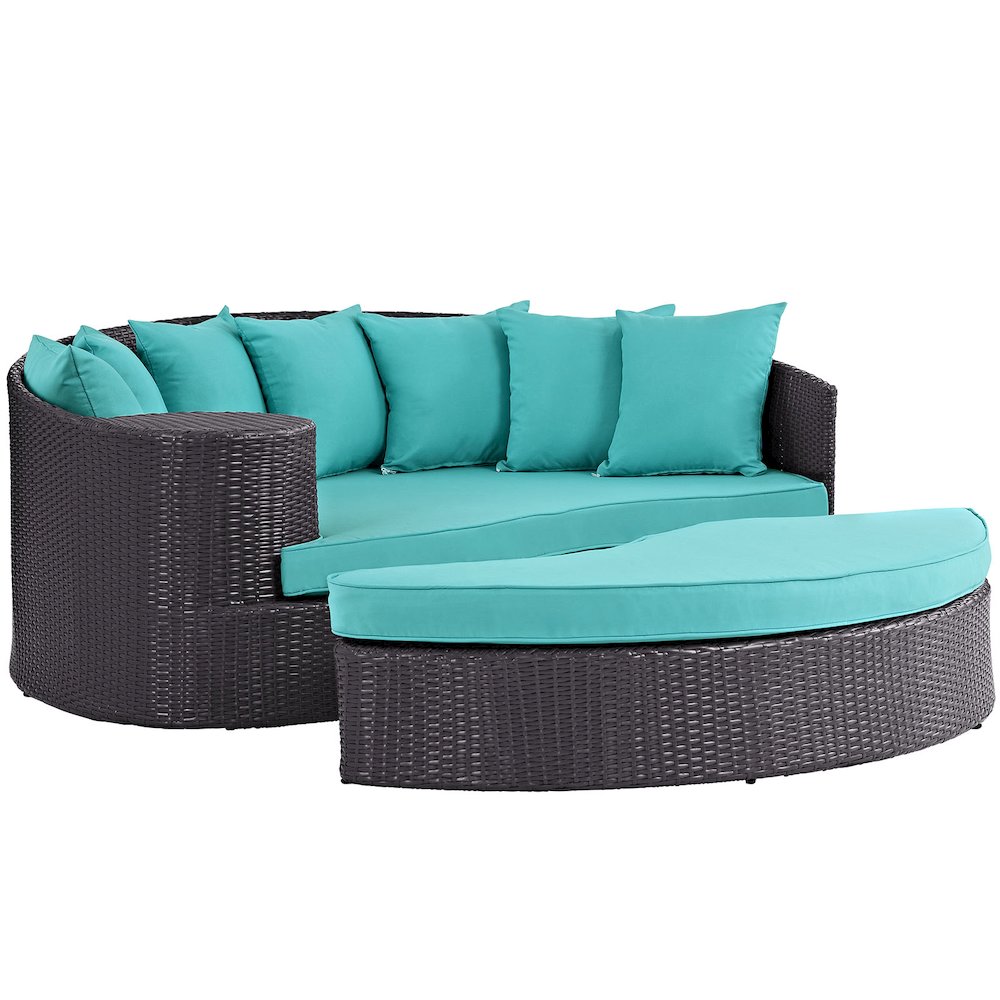 Convene Outdoor Patio Daybed. Picture 1