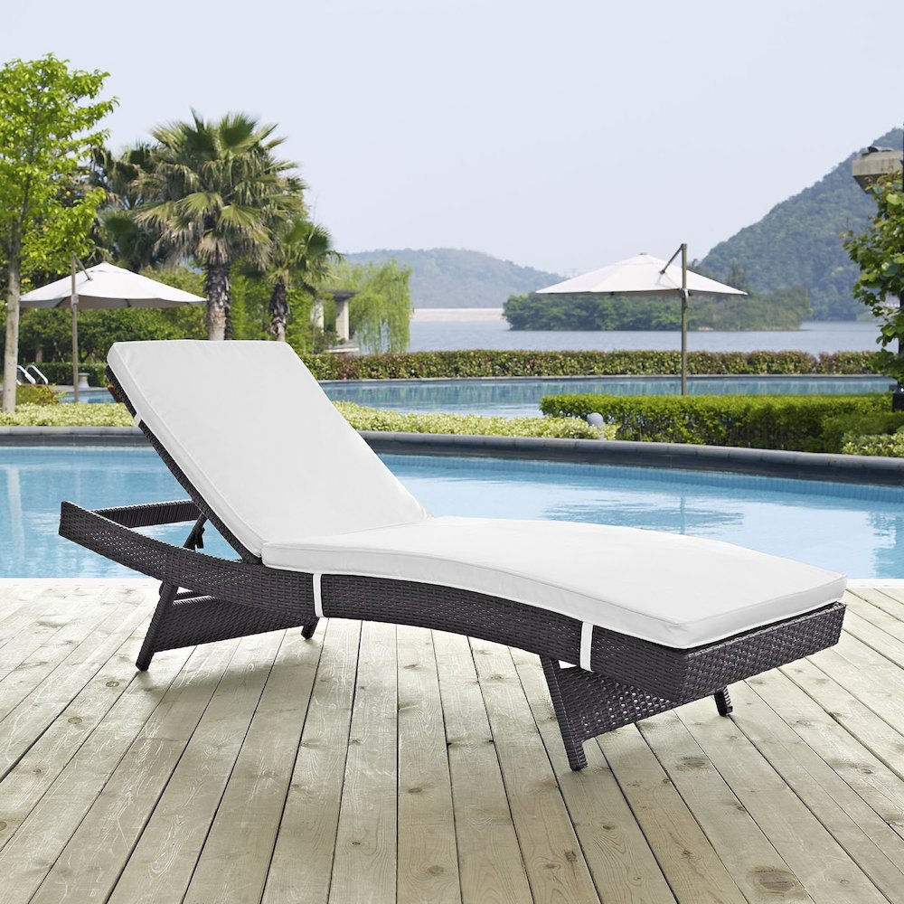 Convene Outdoor Patio Chaise. Picture 4