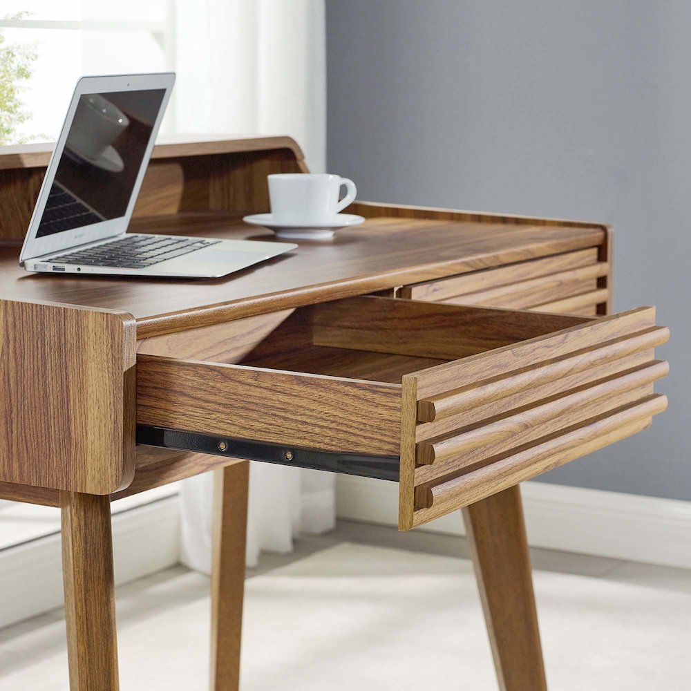 Render Writing Desk. Picture 8