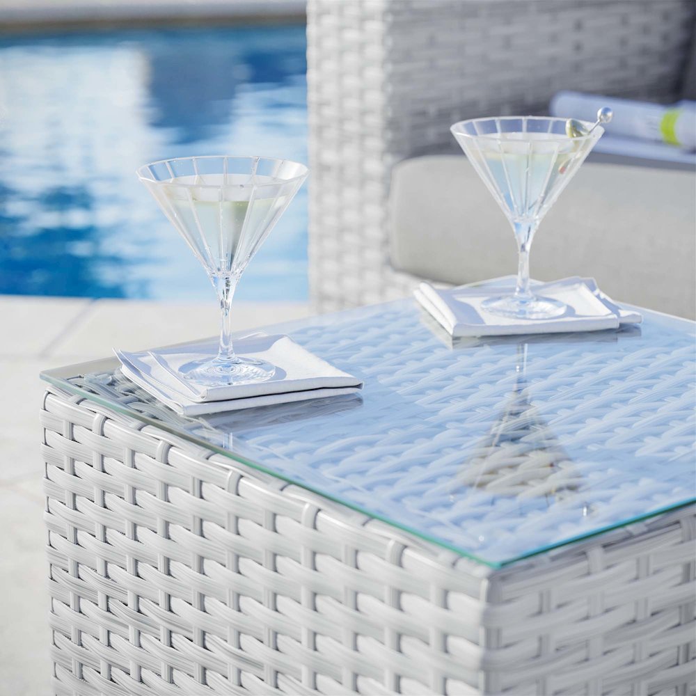 Convene Outdoor Patio Side Table. Picture 6
