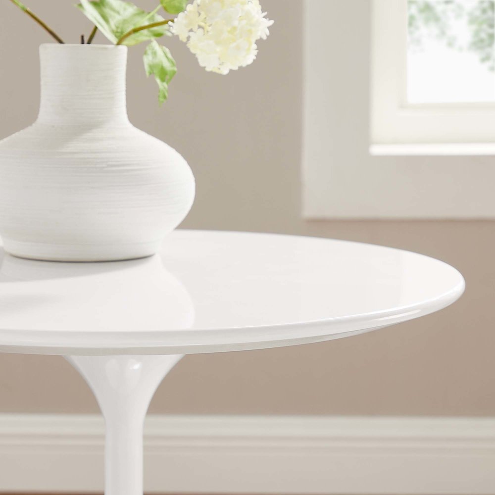 Lippa 20" Round Wood Side Table. Picture 7