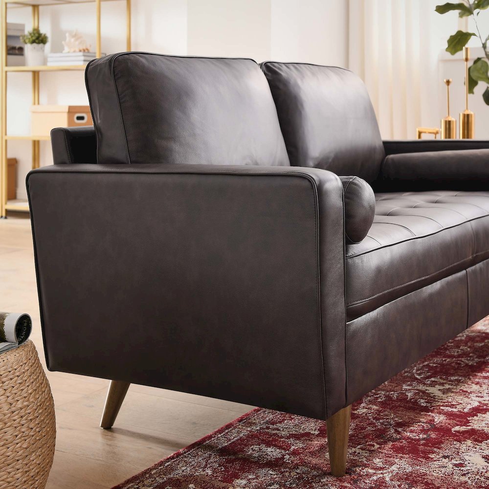 Valour Leather Loveseat. Picture 8