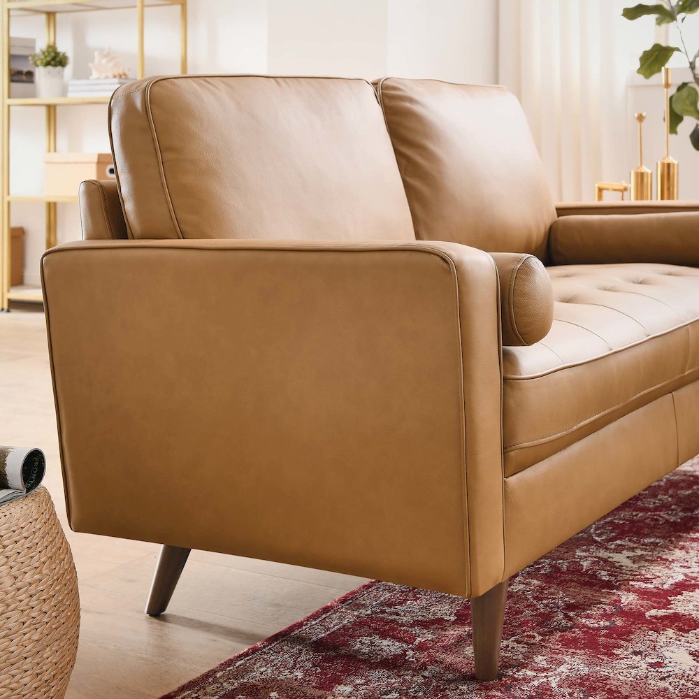 Valour Leather Loveseat. Picture 8