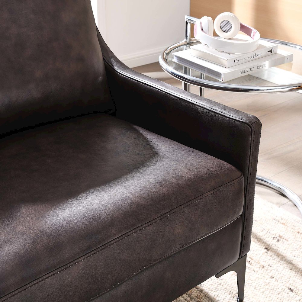 Corland Leather Loveseat. Picture 8
