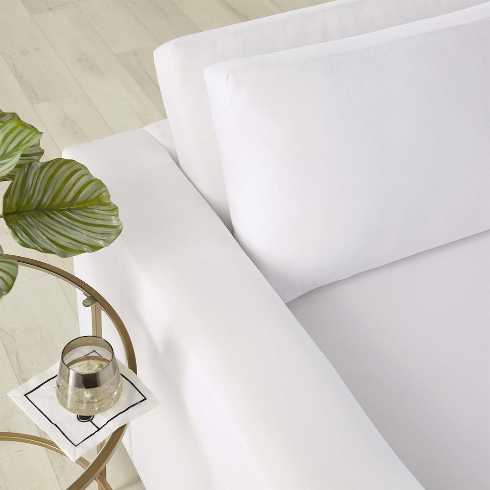 Avendale Velvet Sofa. Picture 8