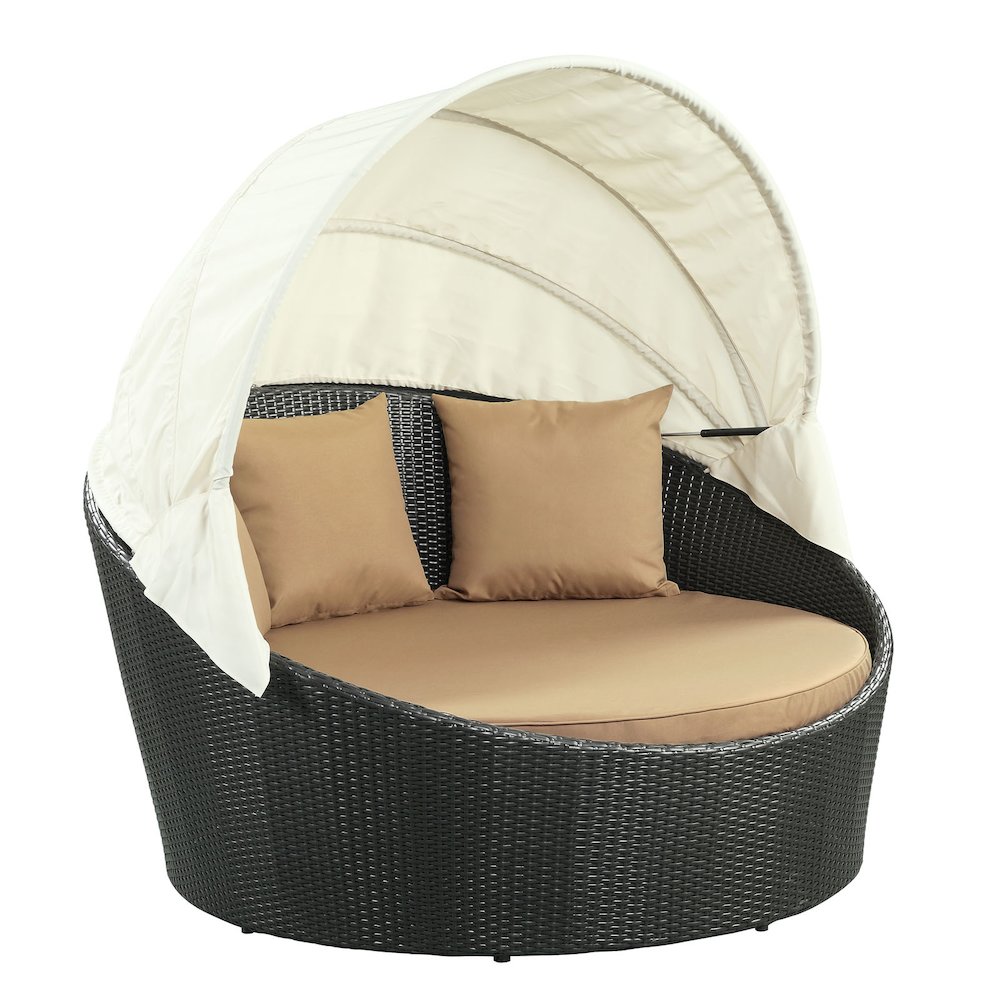 Siesta Canopy Outdoor Patio Daybed. Picture 1